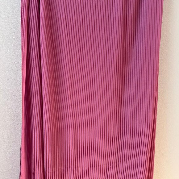 Gorgeous Pleated Chiffon Scarf- Pink colorπ - Picture 2 of 3